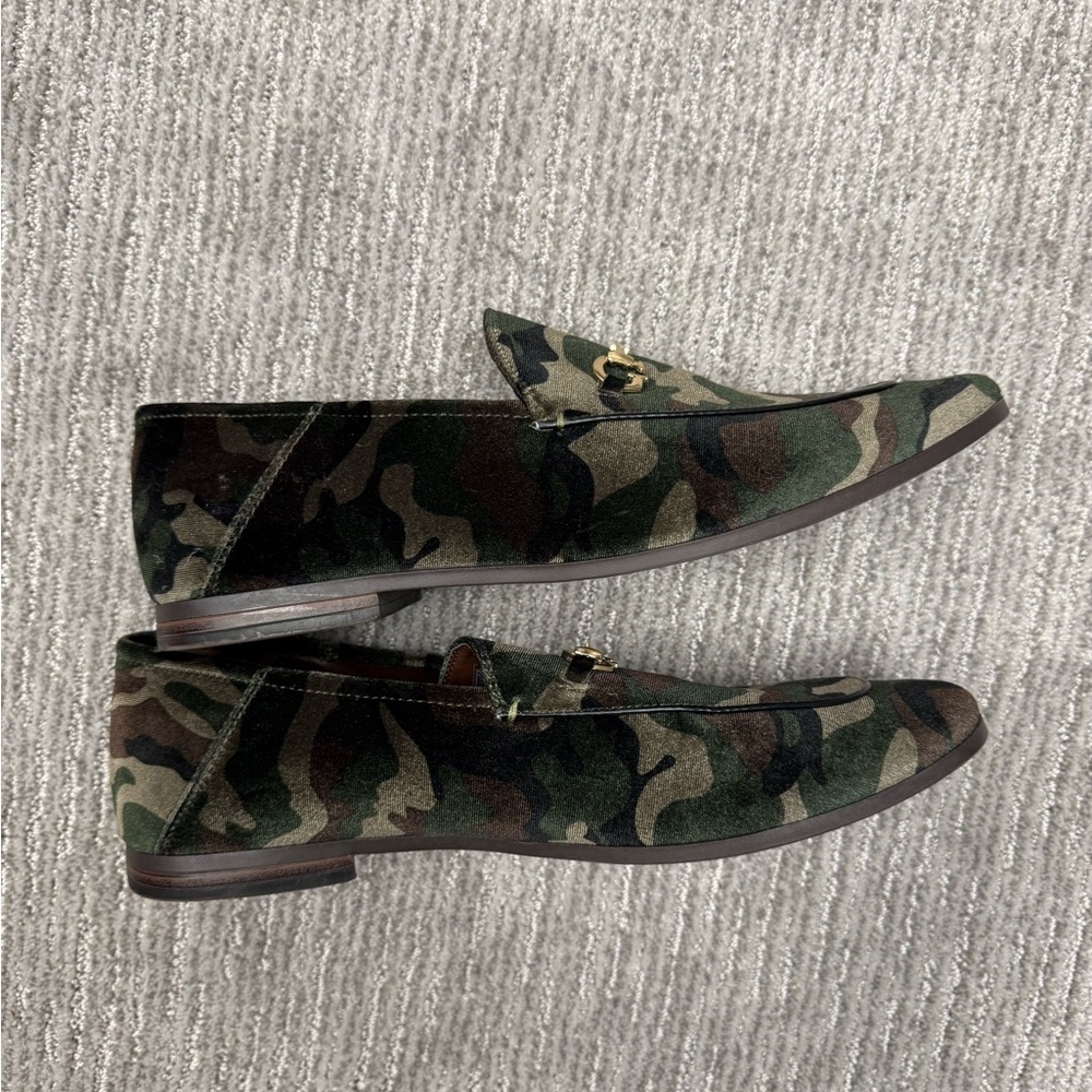 GUESS Men’s Camo Velvet Loafers with Gold Bit Hardware – Size 12